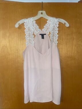 Women's light pink lace strap tank top size medium